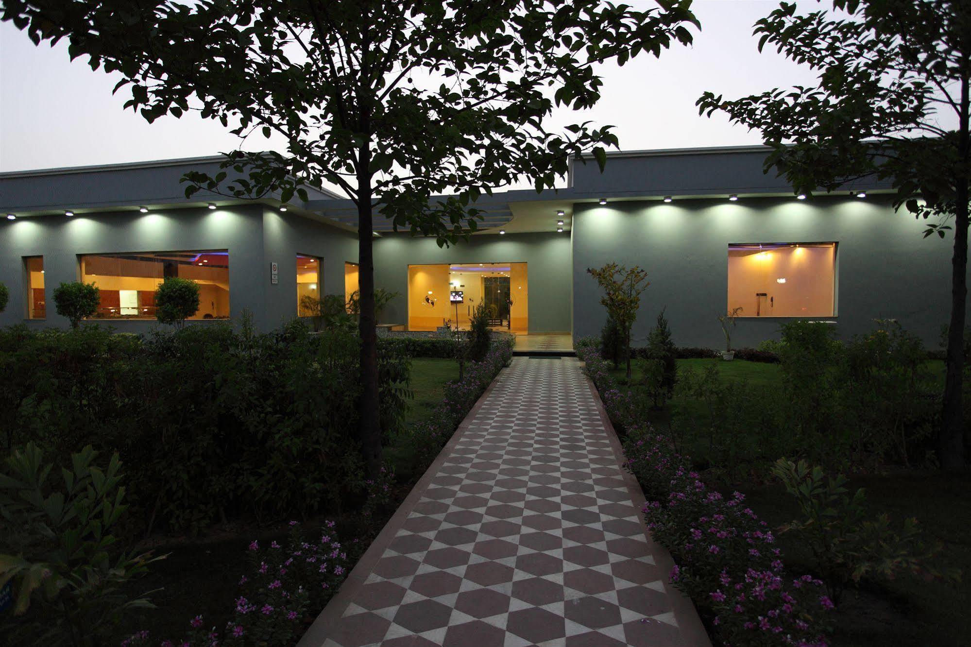 Shri Radha Brij Vasundhara Resort & Spa Govardhan Екстериор снимка