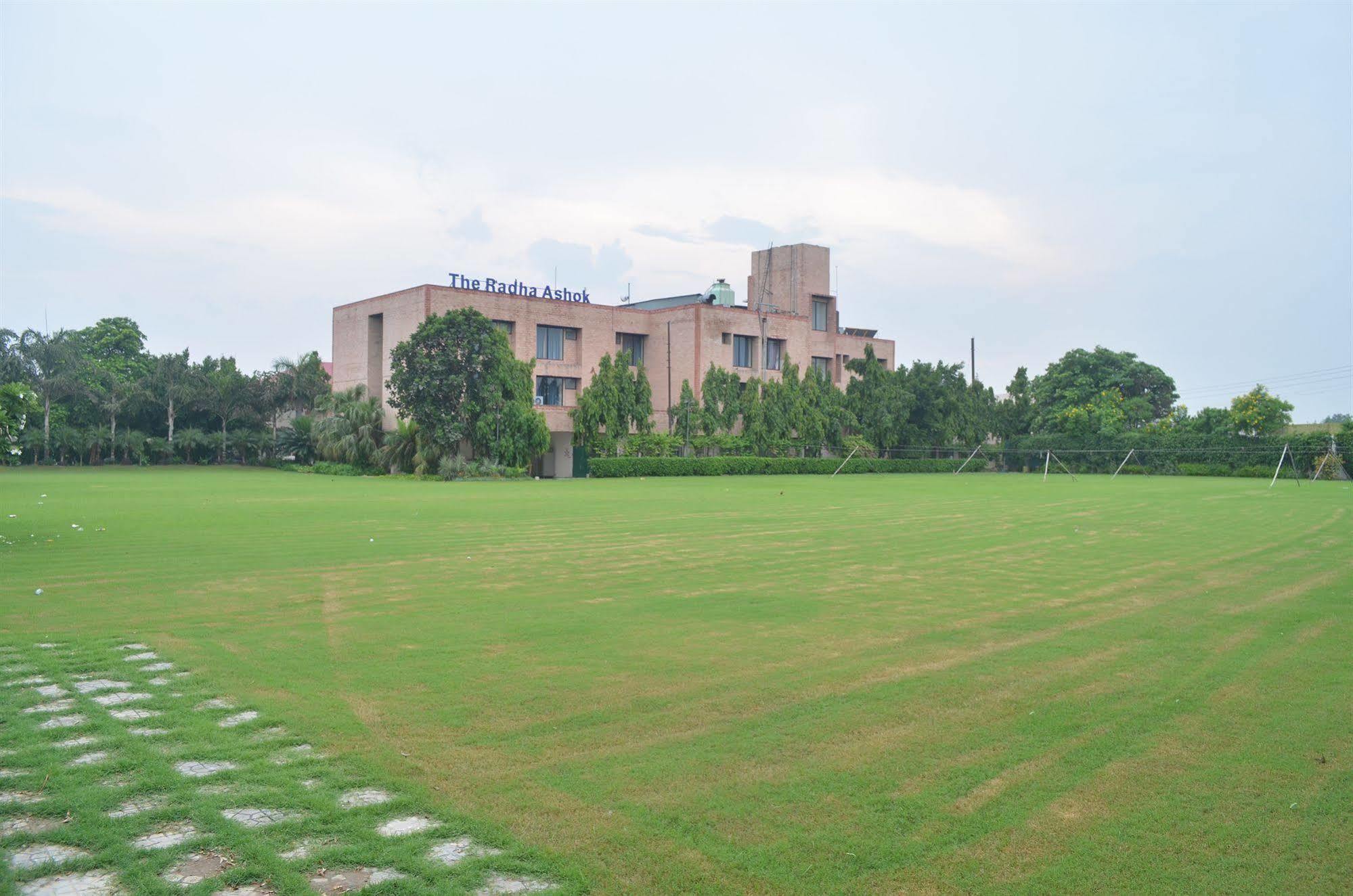 Shri Radha Brij Vasundhara Resort & Spa Govardhan Екстериор снимка